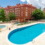 Piso en el barrio de acacias con piscina y zonas verdes Piso en el barrio de acacias con piscina y zonas verdes