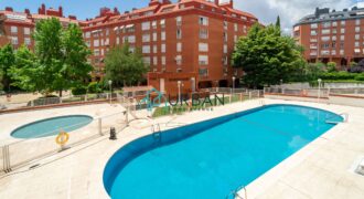 Piso en el barrio de acacias con piscina y zonas verdes Piso en el barrio de acacias con piscina y zonas verdes
